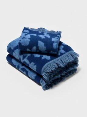 Vintage 70’s 3 Piece Cannon Monticello Rose Patterned Sculpted Towel Set